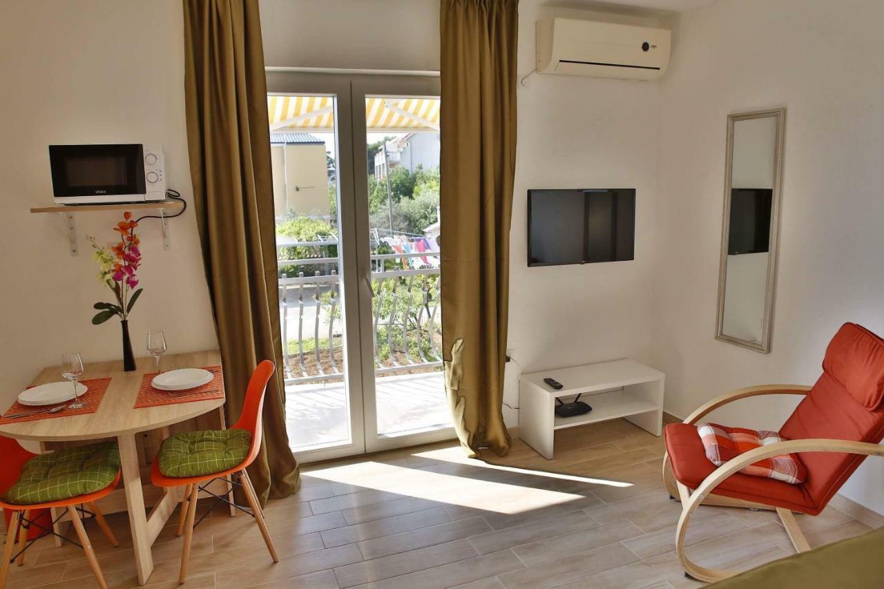 Sunny Day Apartments ตรีบูนย์ ภายนอก รูปภาพ