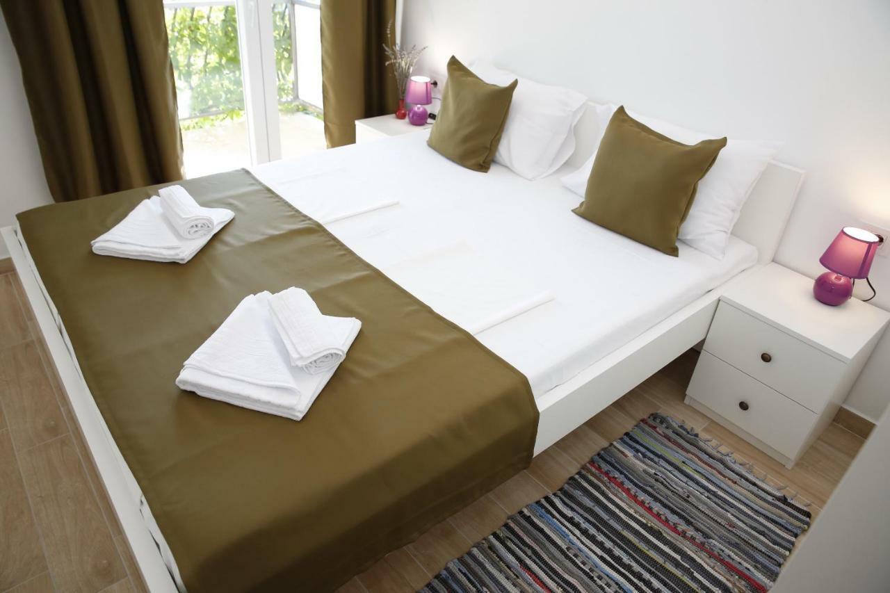 Sunny Day Apartments ตรีบูนย์ ภายนอก รูปภาพ