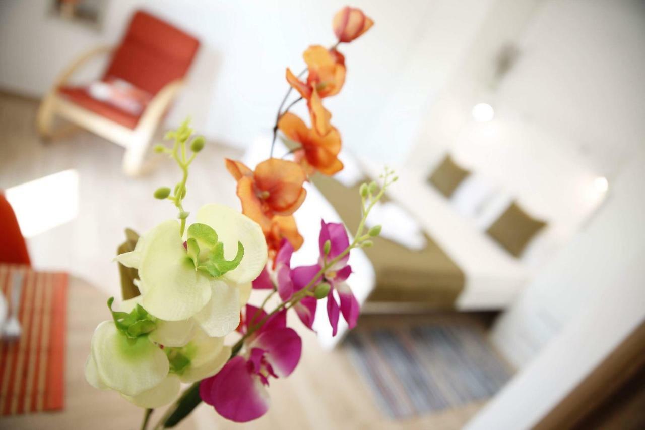 Sunny Day Apartments ตรีบูนย์ ภายนอก รูปภาพ