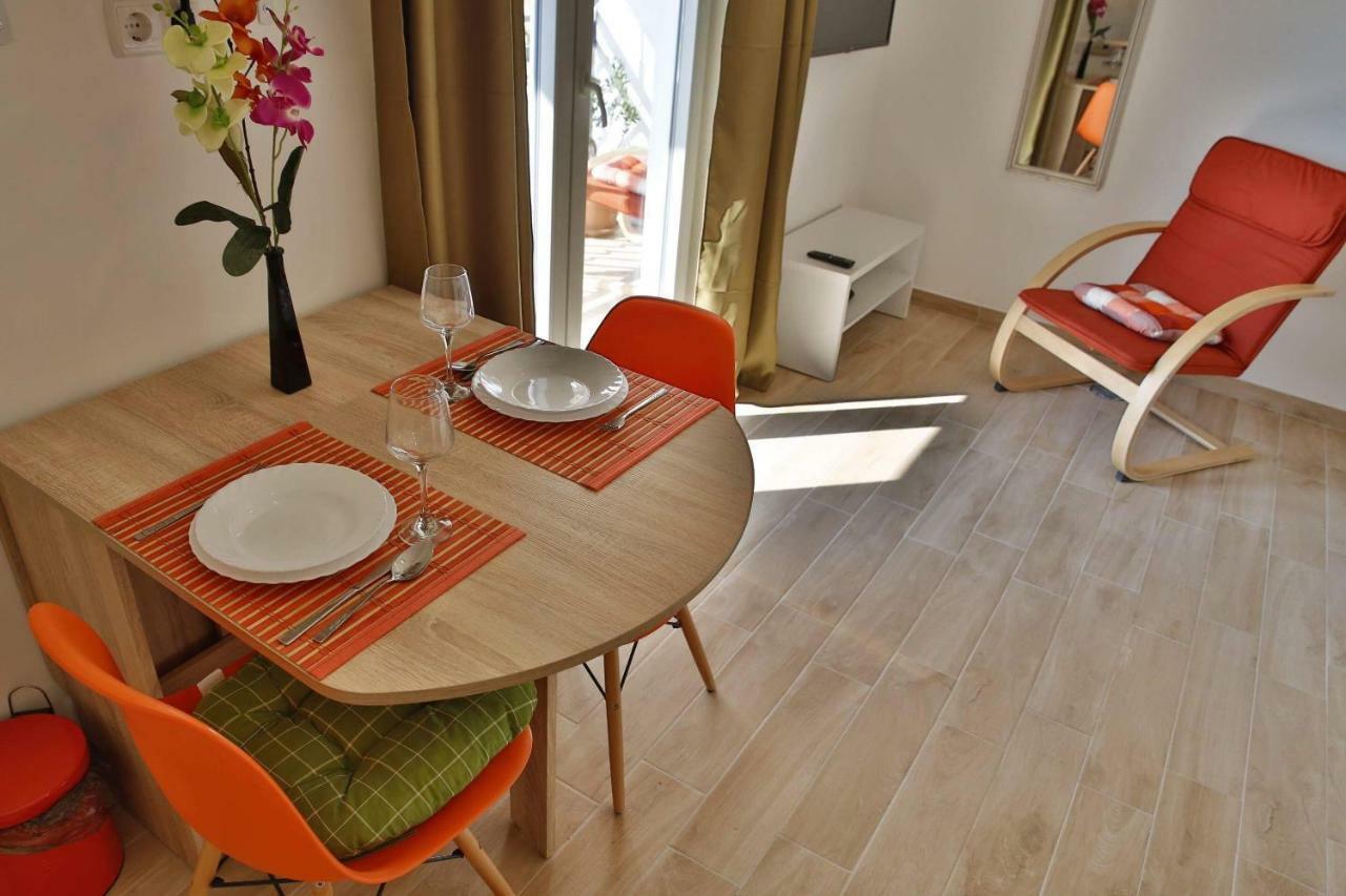 Sunny Day Apartments ตรีบูนย์ ภายนอก รูปภาพ