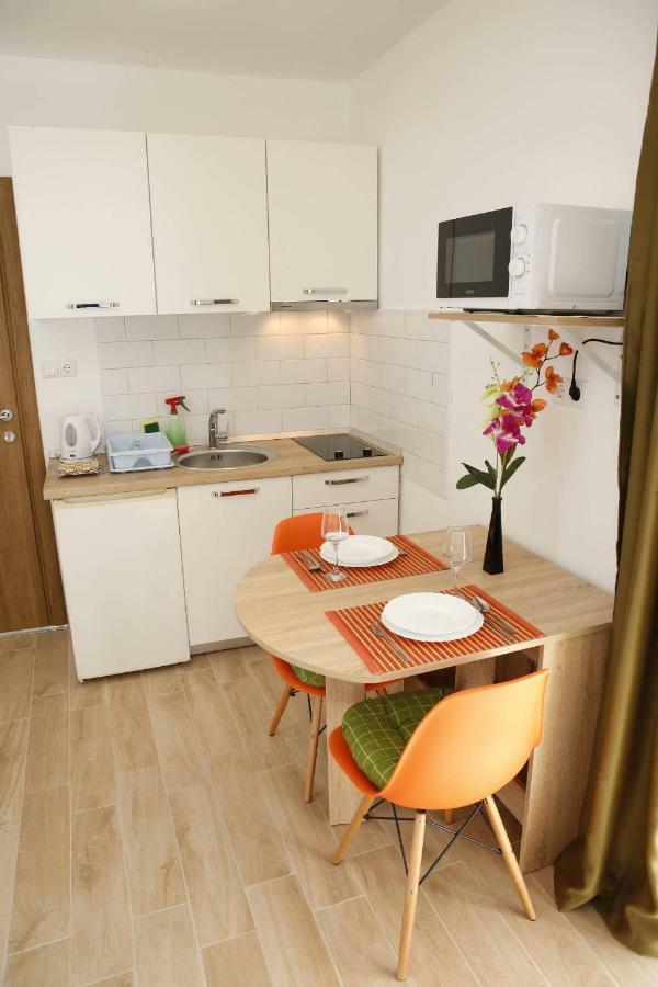 Sunny Day Apartments ตรีบูนย์ ภายนอก รูปภาพ