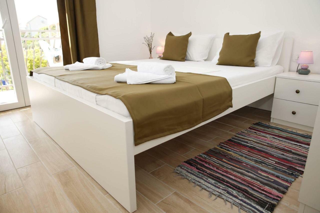 Sunny Day Apartments ตรีบูนย์ ภายนอก รูปภาพ