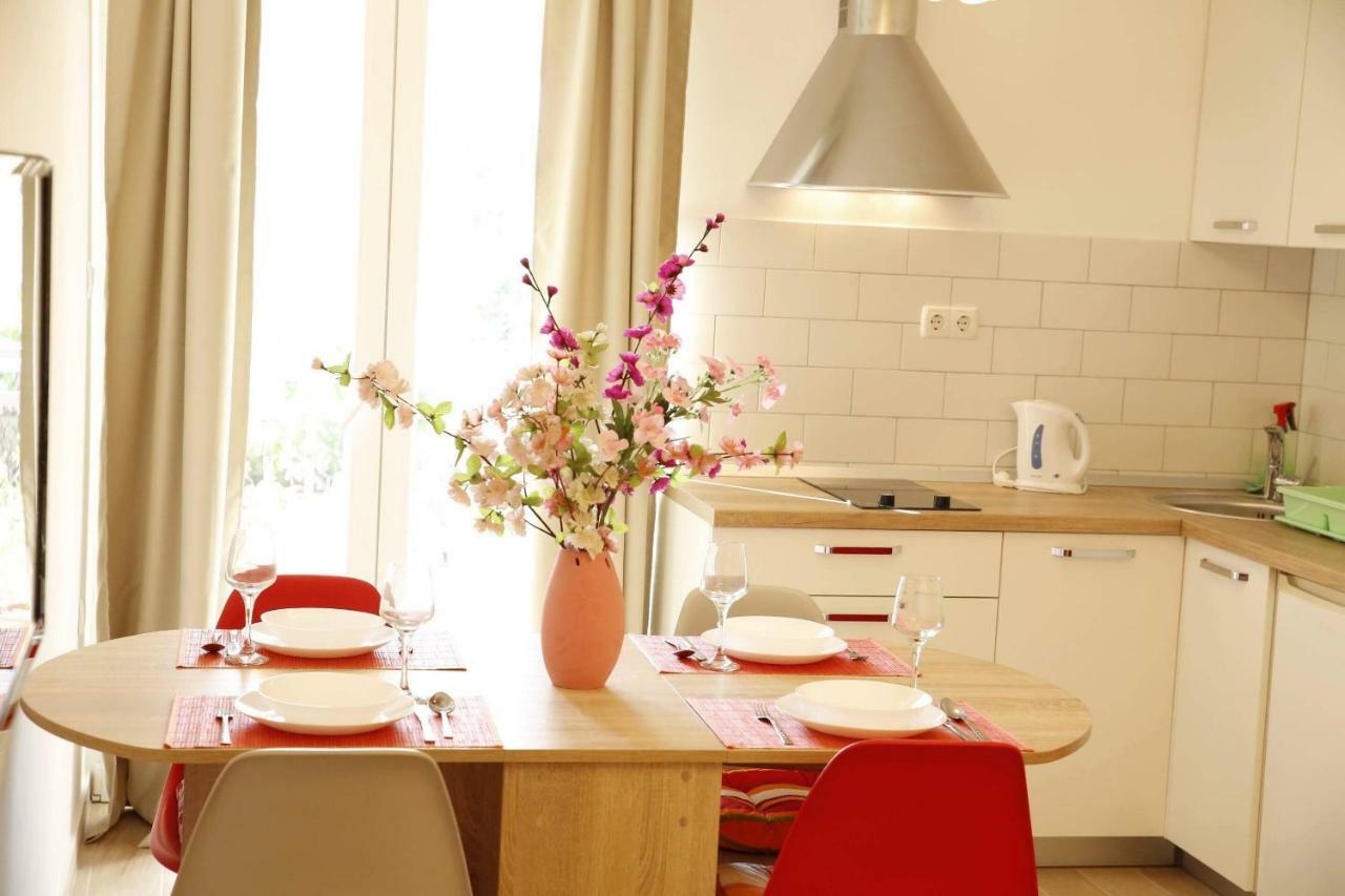 Sunny Day Apartments ตรีบูนย์ ภายนอก รูปภาพ