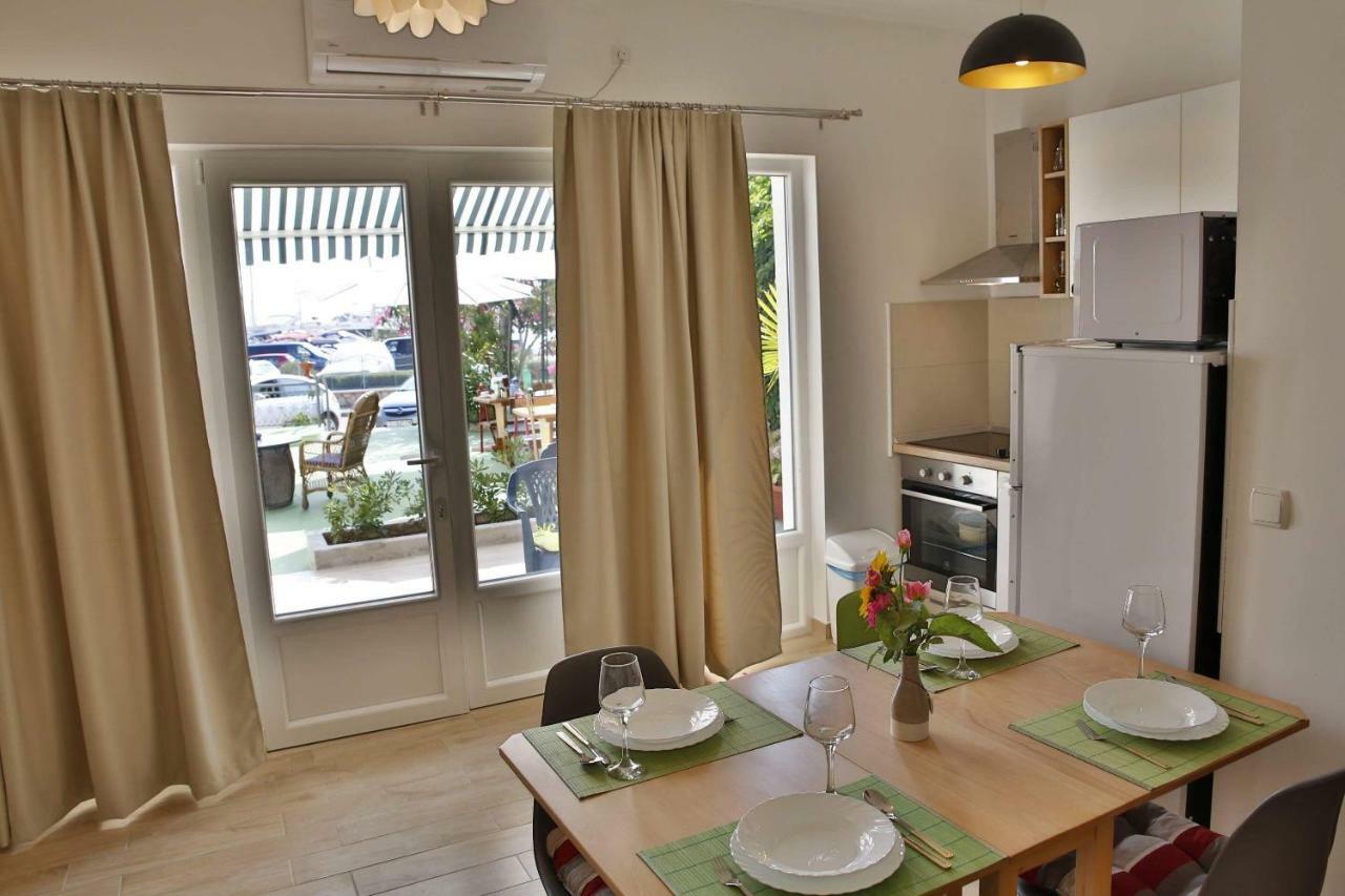 Sunny Day Apartments ตรีบูนย์ ภายนอก รูปภาพ