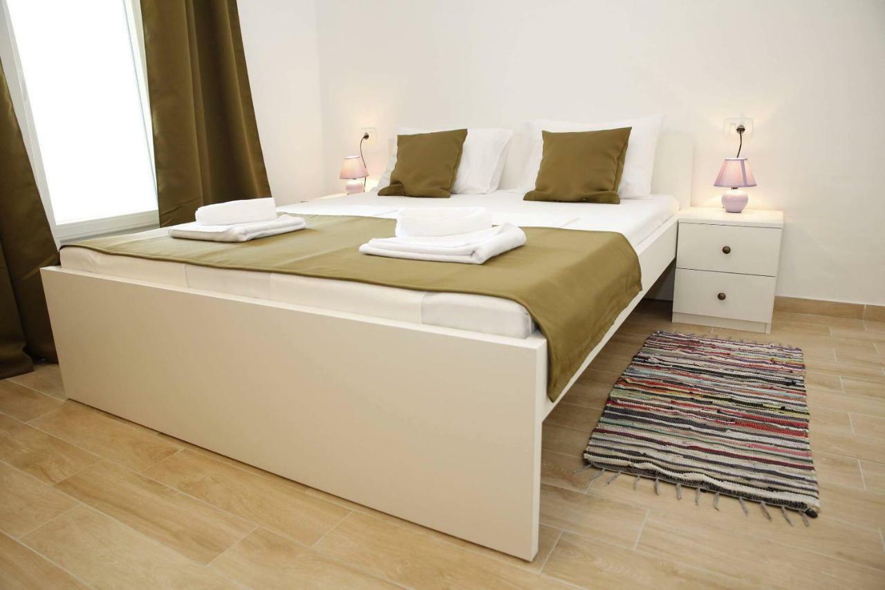 Sunny Day Apartments ตรีบูนย์ ภายนอก รูปภาพ