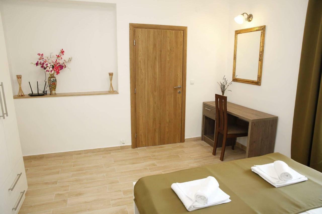 Sunny Day Apartments ตรีบูนย์ ภายนอก รูปภาพ